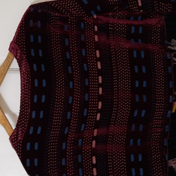 NWT JOHN MARK HIGH SOCIETY BLOUSE SZ S. - Picture 13 of 14